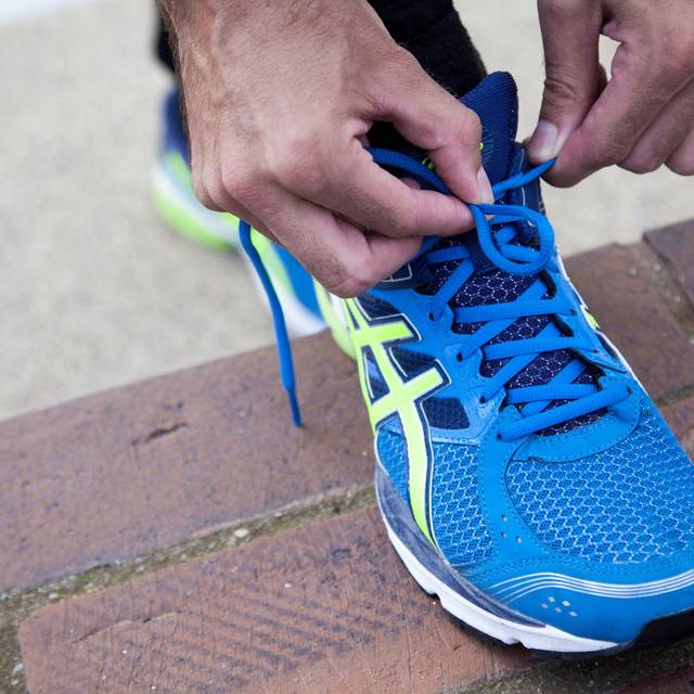 In Ruhe ausprobieren: Laufschuhe müssen perfekt passen.
