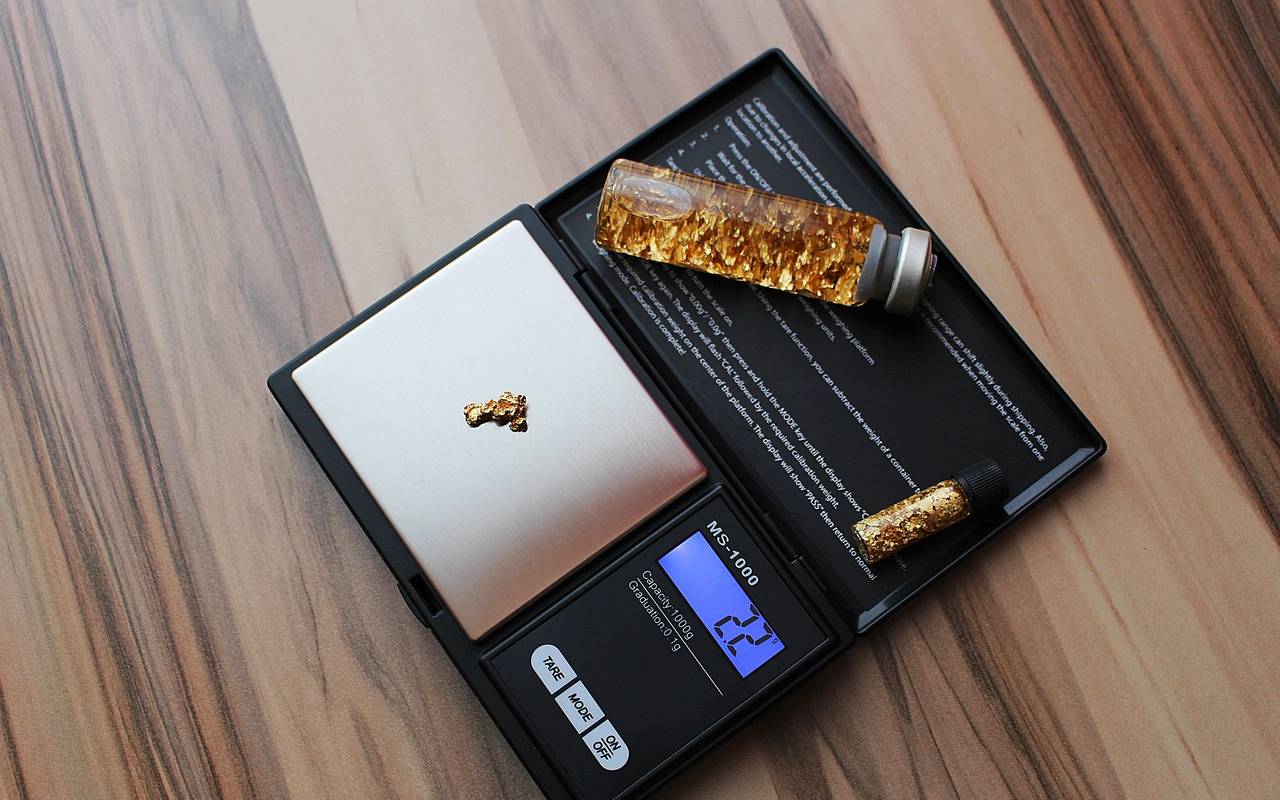 Kann nicht nur Gold wiegen: Demnächst wohl auch in den Ordnungsämtern im MK zur Cannabiskontrolle im Einsatz - eine Feinwaage.