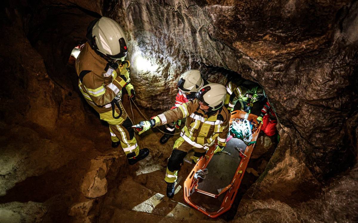 Höhlenrettung Feuerwehr Iserlohn