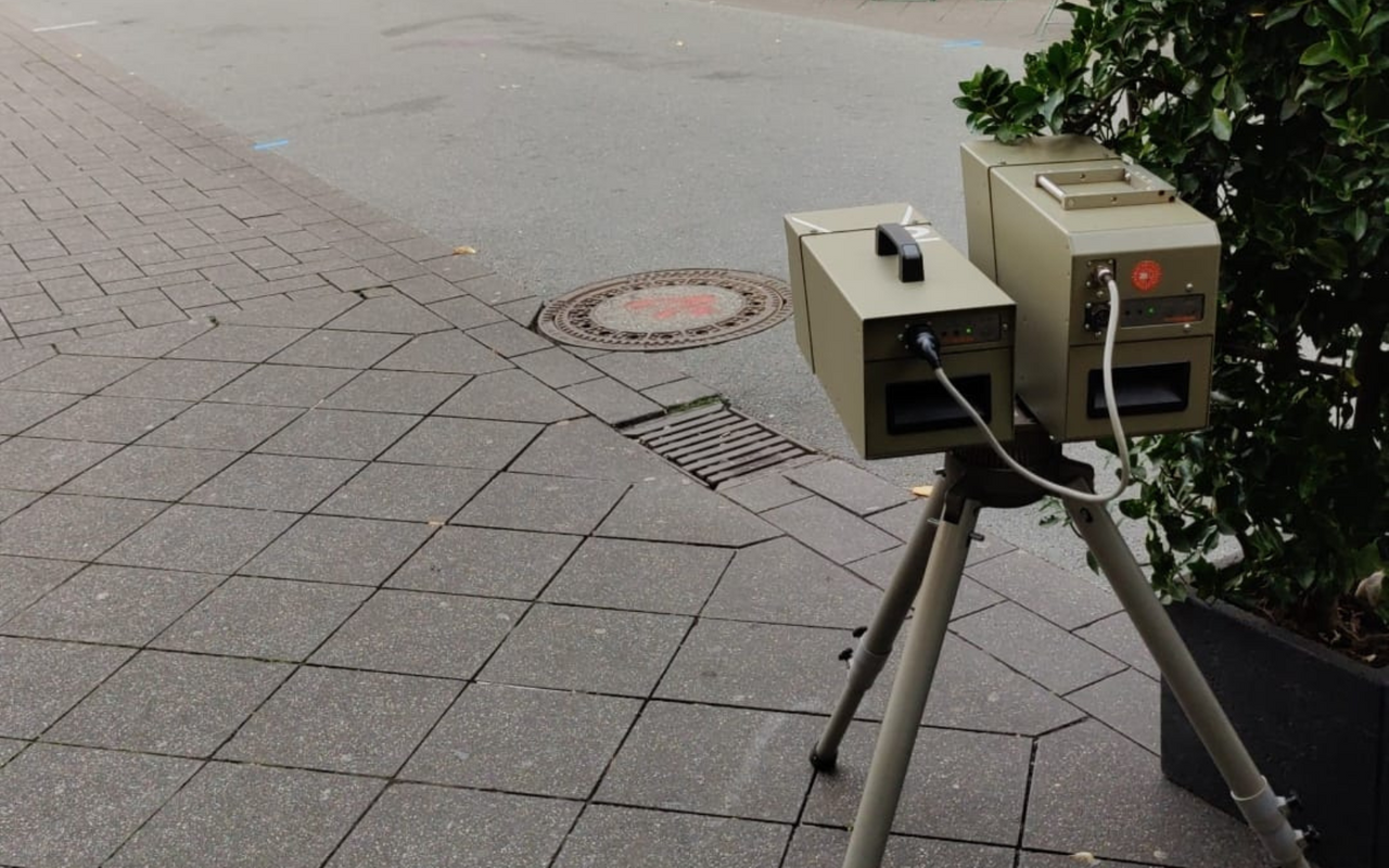 Radarkontrollen messen die Geschwindigkeit von Autofahrern.