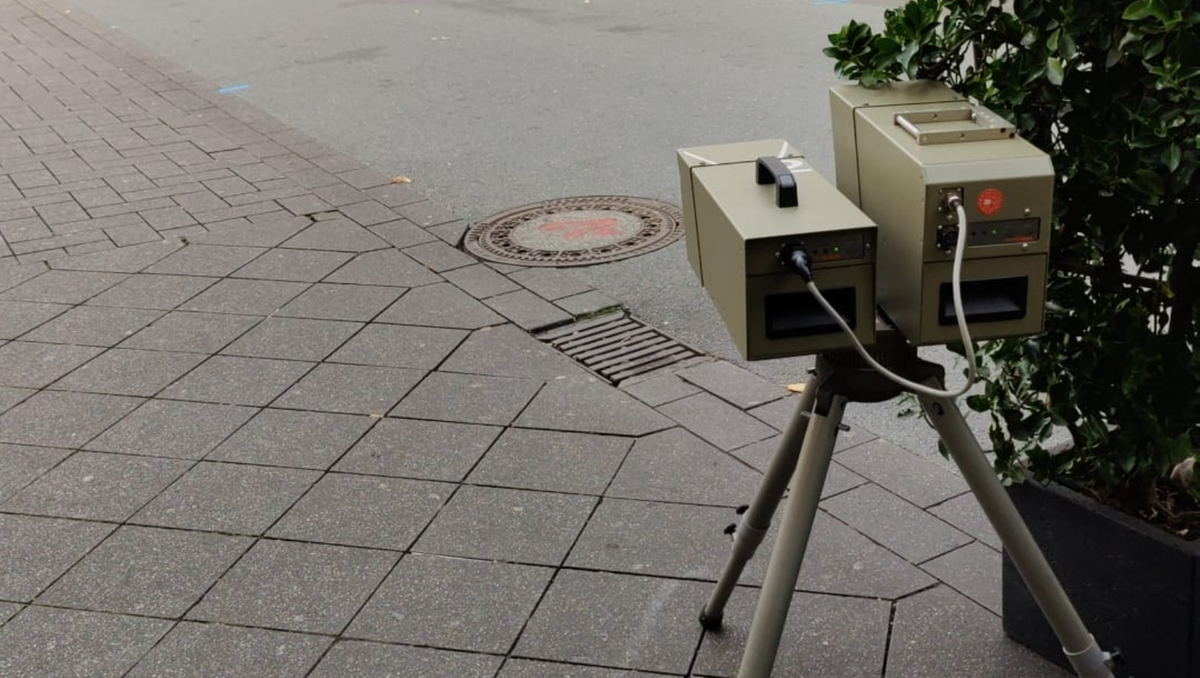 Radarkontrollen messen die Geschwindigkeit von Autofahrern.