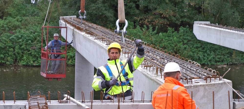 Eröffnungstermin für R-Café