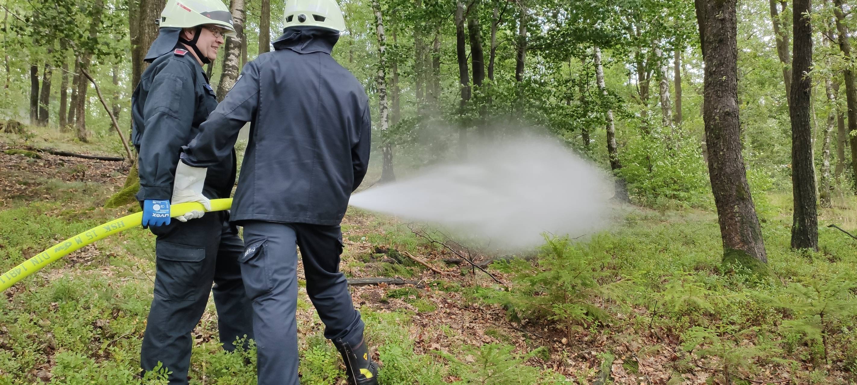 Feuerwehren üben Großbrand in Neuenrade