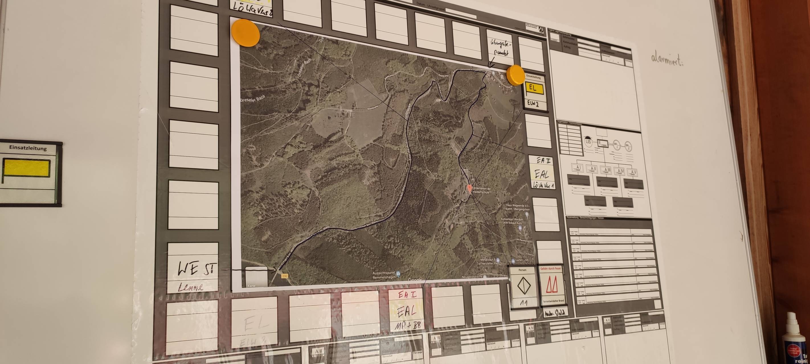 Feuerwehren üben Großbrand in Neuenrade