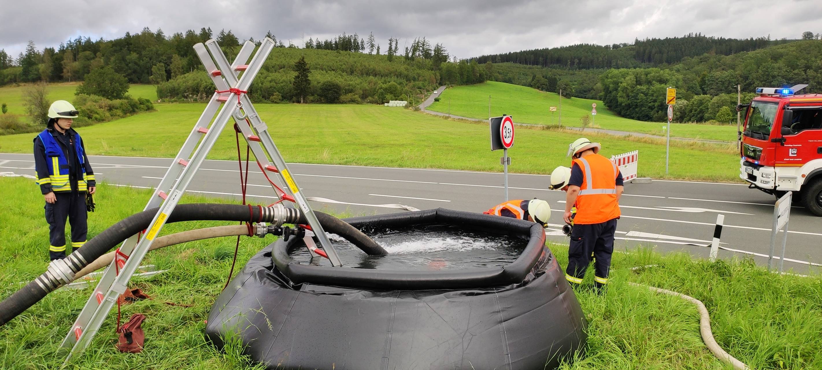 Feuerwehren üben Großbrand in Neuenrade