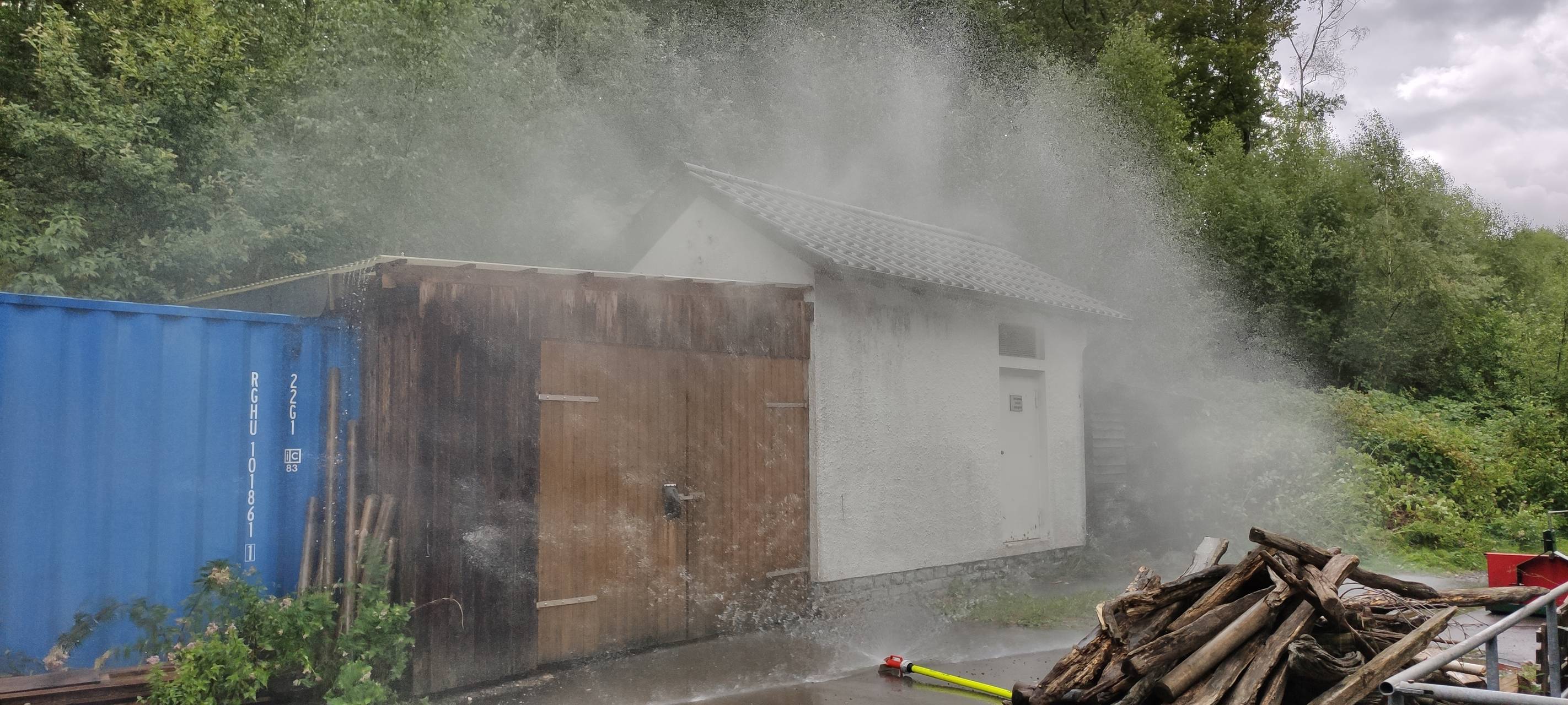 Feuerwehren üben Großbrand in Neuenrade
