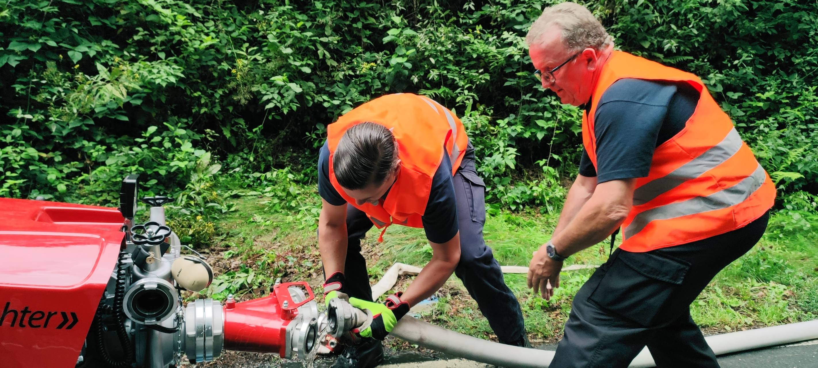Feuerwehren üben Großbrand in Neuenrade