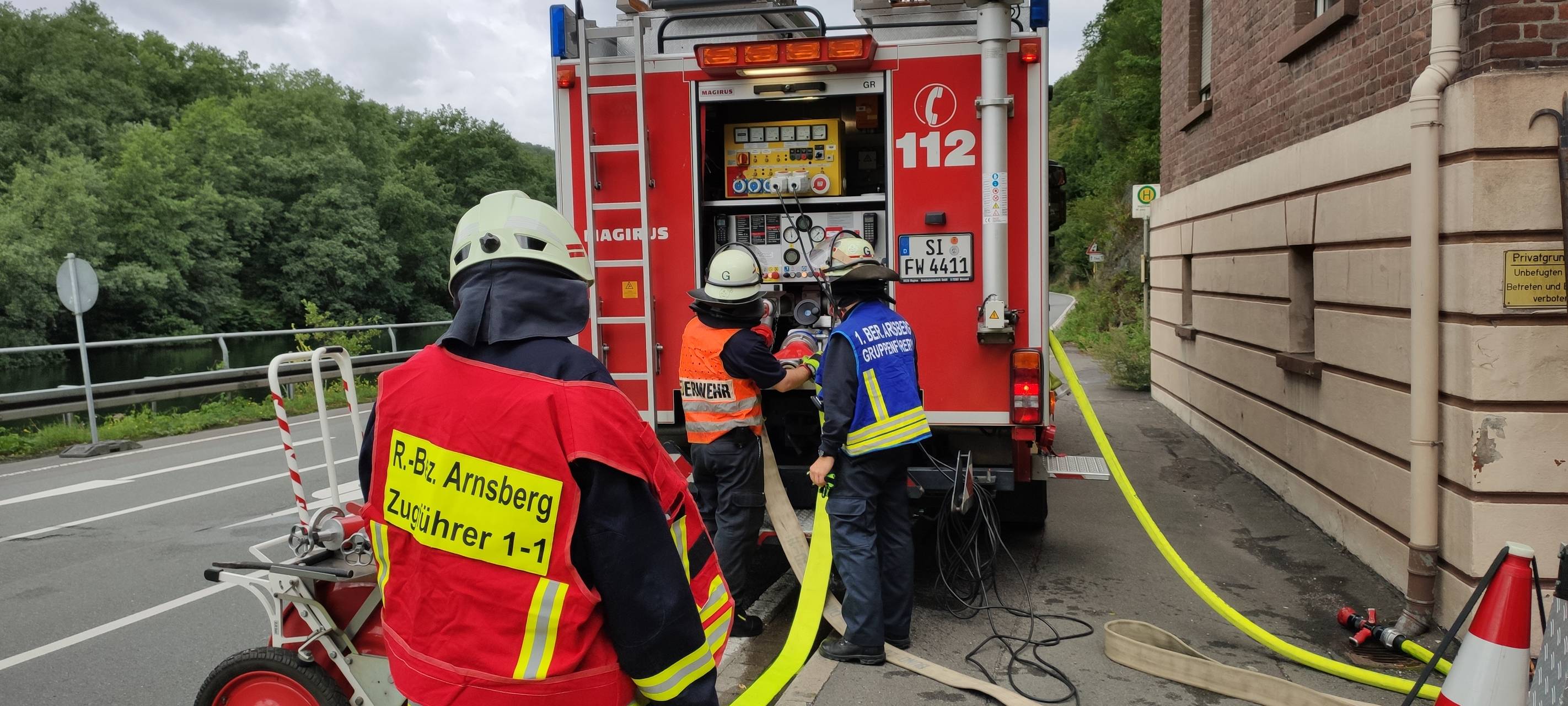 Feuerwehren üben Großbrand in Neuenrade