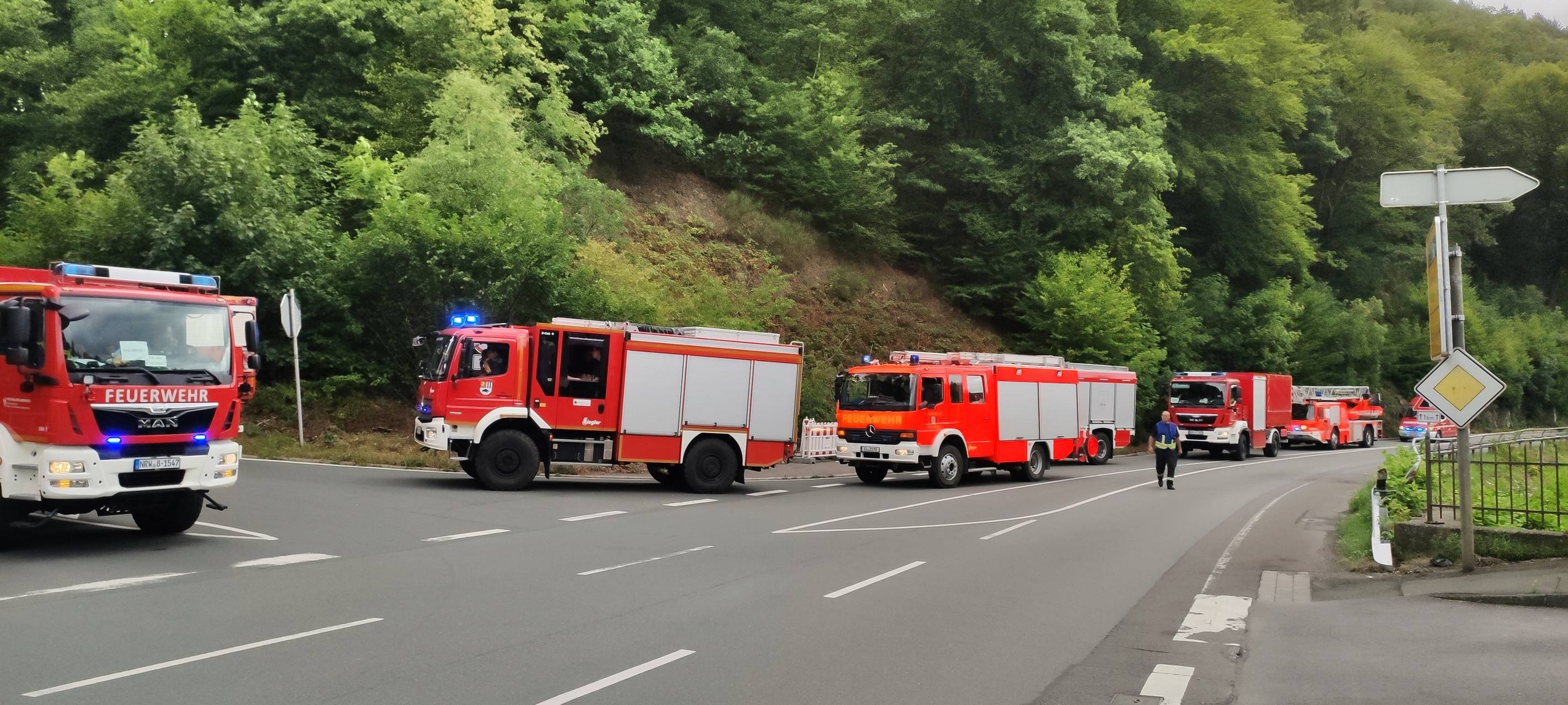 Feuerwehren üben Großbrand in Neuenrade