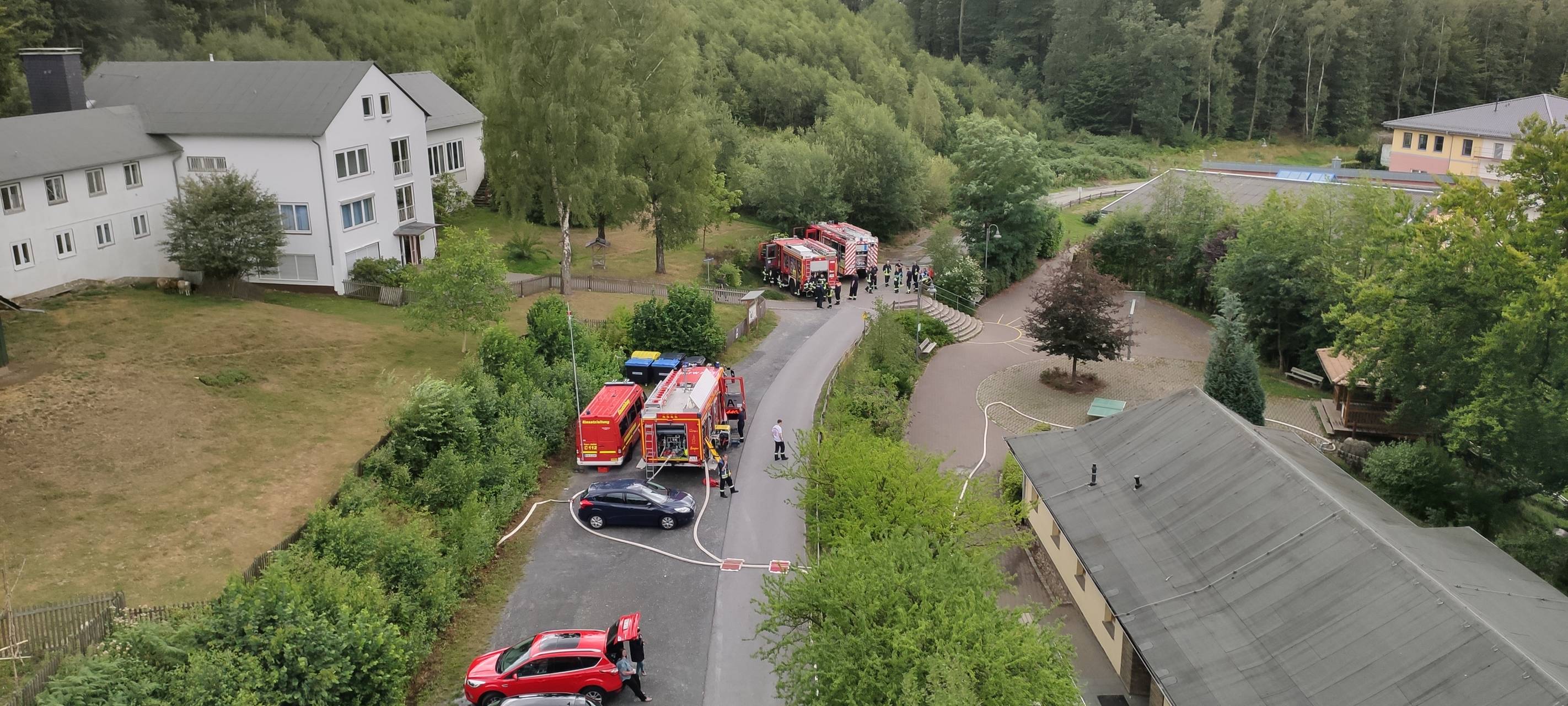 Feuerwehren üben Großbrand in Neuenrade