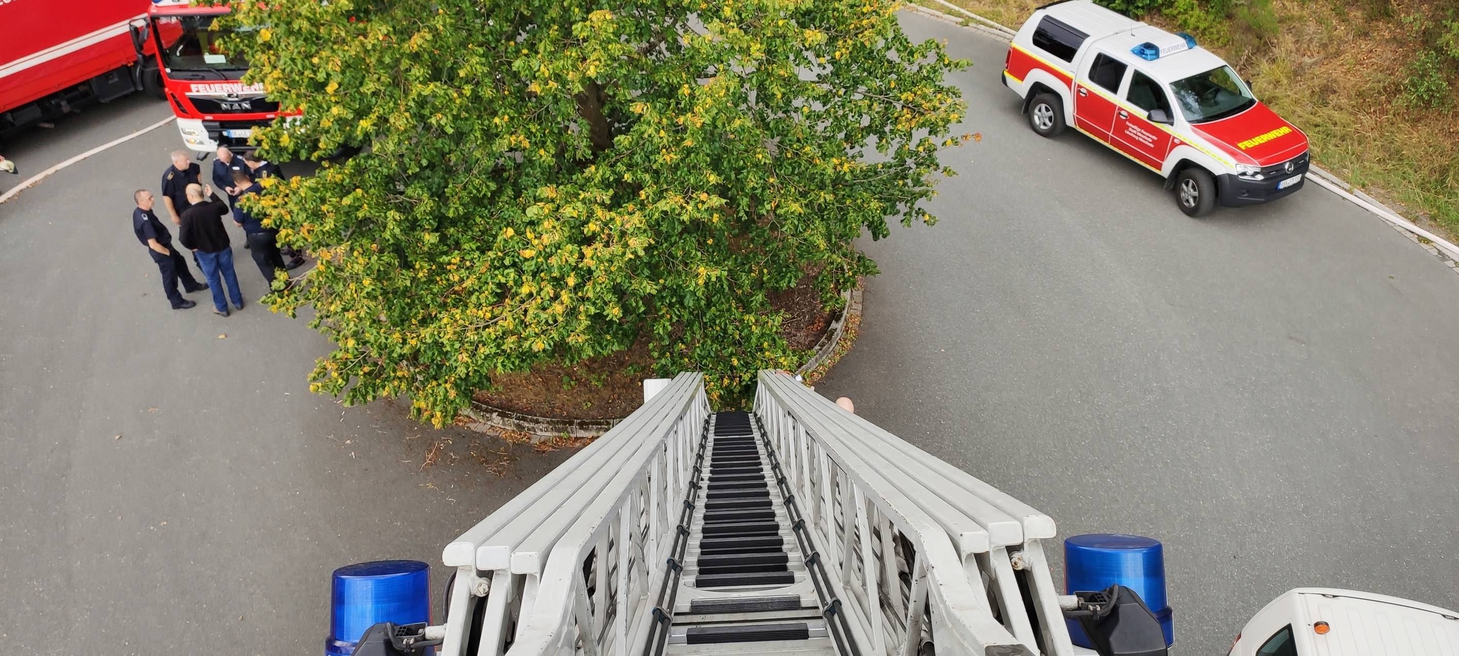 Feuerwehren üben Großbrand in Neuenrade