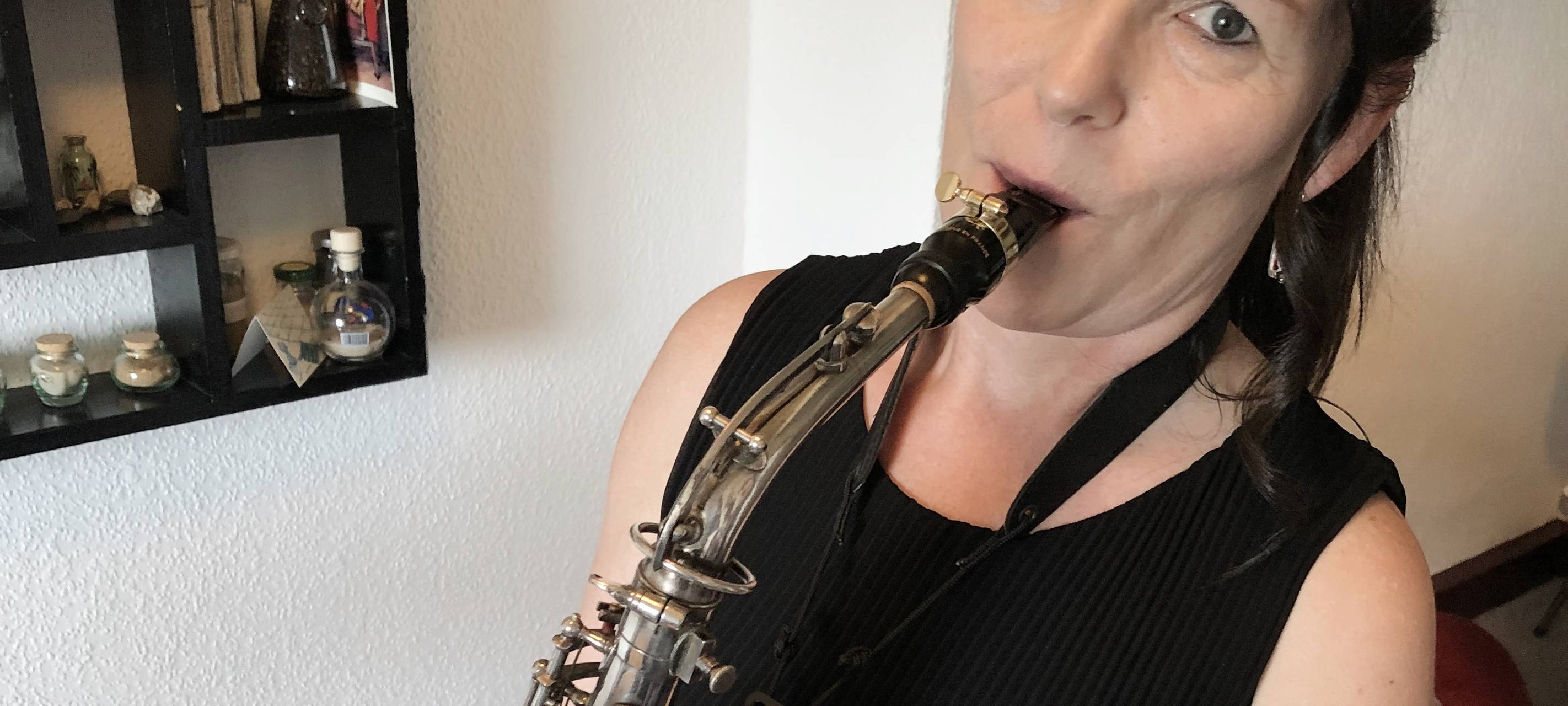 Sauerland-Swing mit Bierflasche und Gartenzwerg