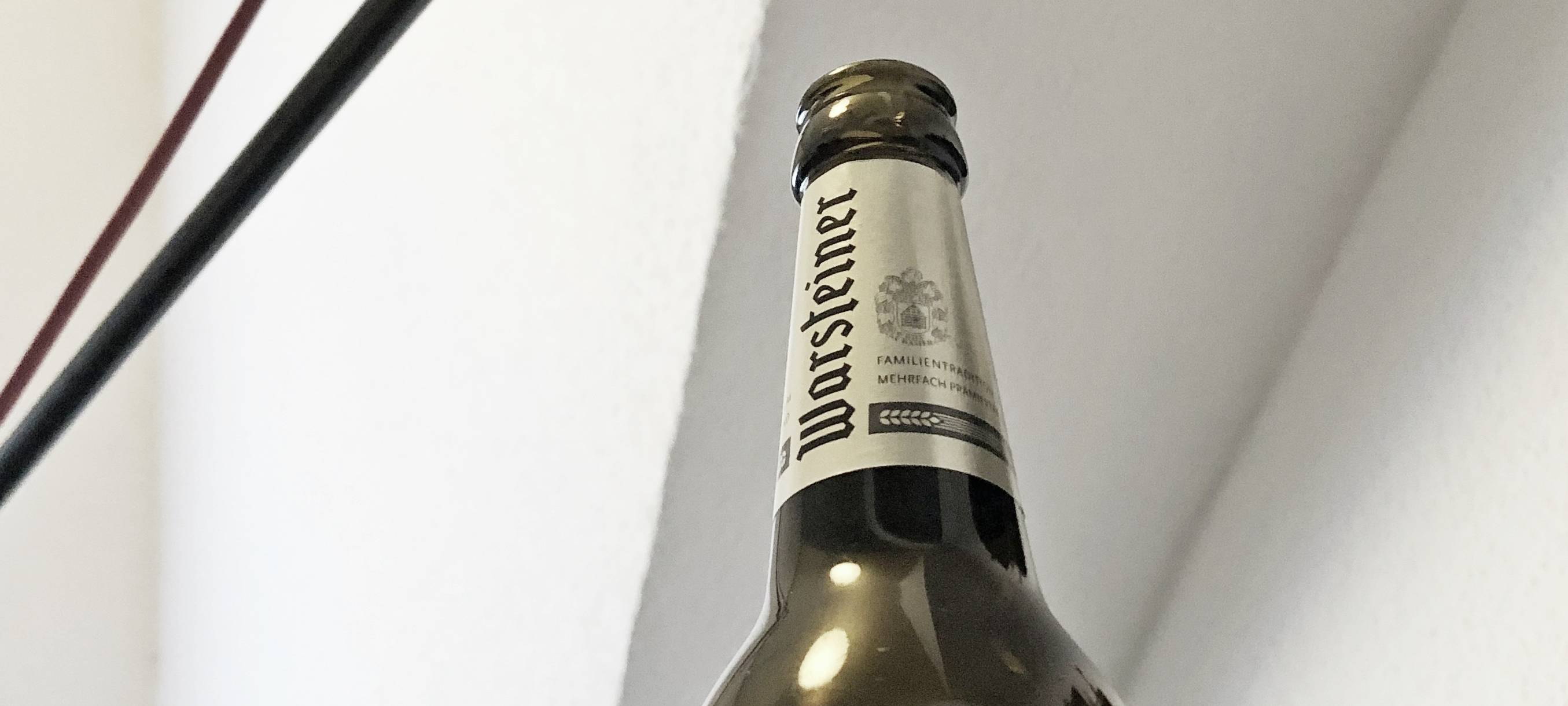 Sauerland-Swing mit Bierflasche und Gartenzwerg