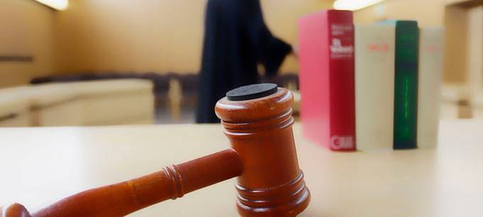 Prozessbeginn: sexueller Missbrauch in Schwimmbädern im MK