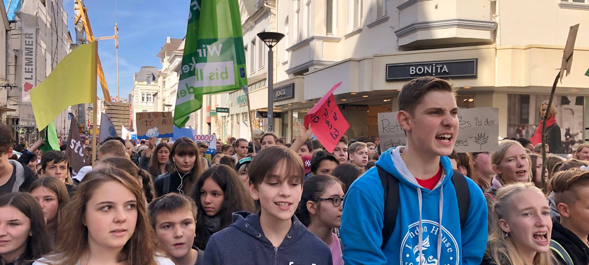 Tausende demonstrieren für bessere Klimapolitik