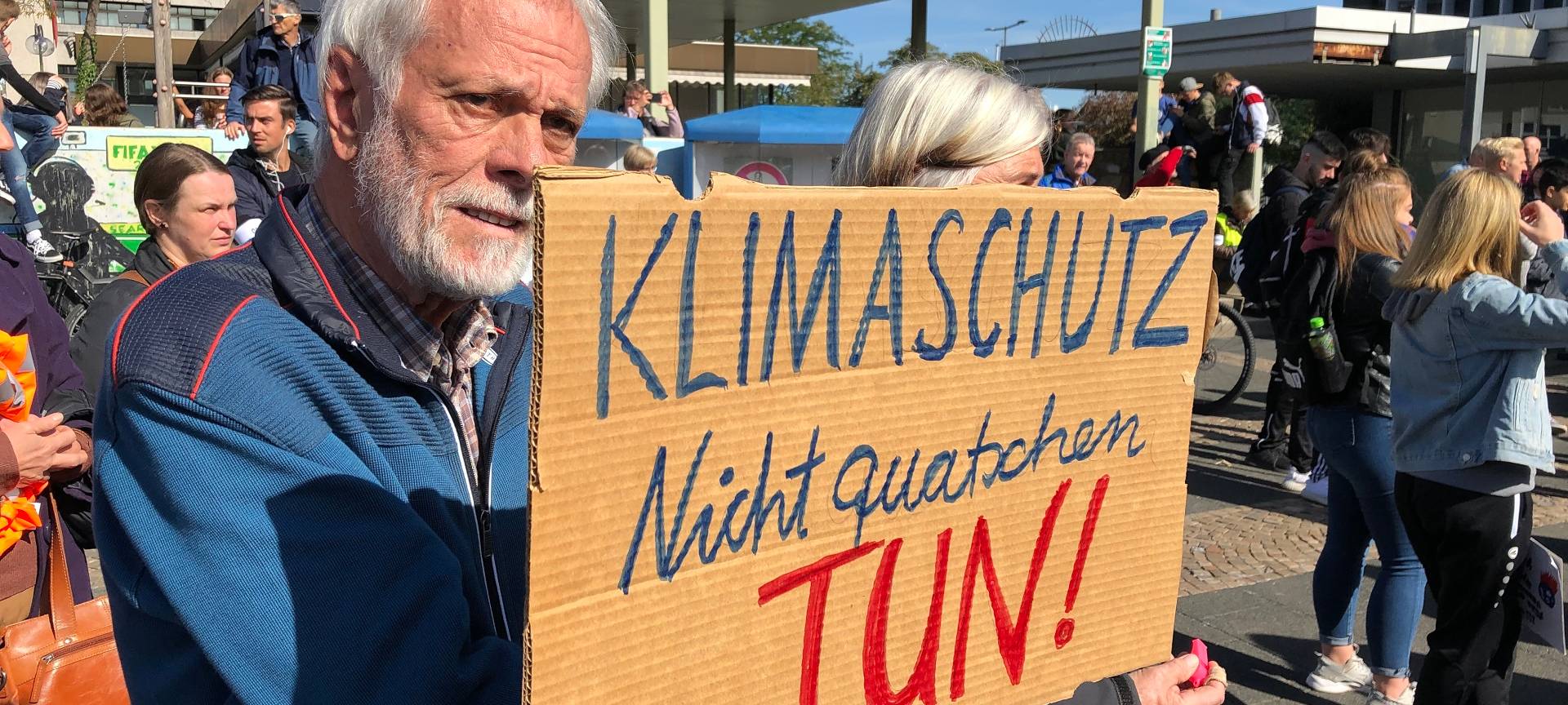Tausende demonstrieren für bessere Klimapolitik