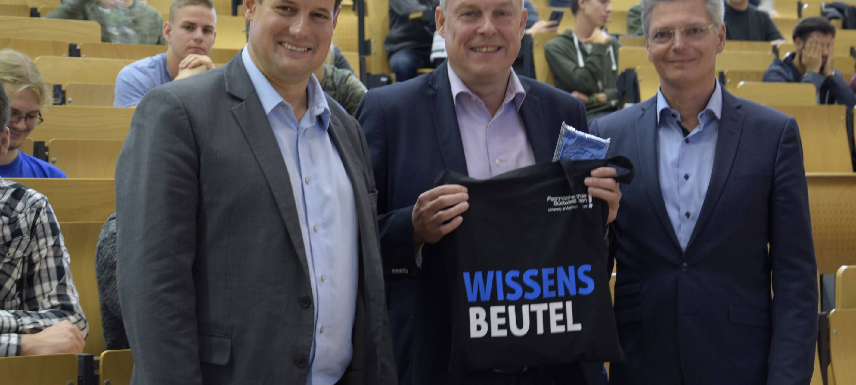 Erstsemester beginnen ihr Studium