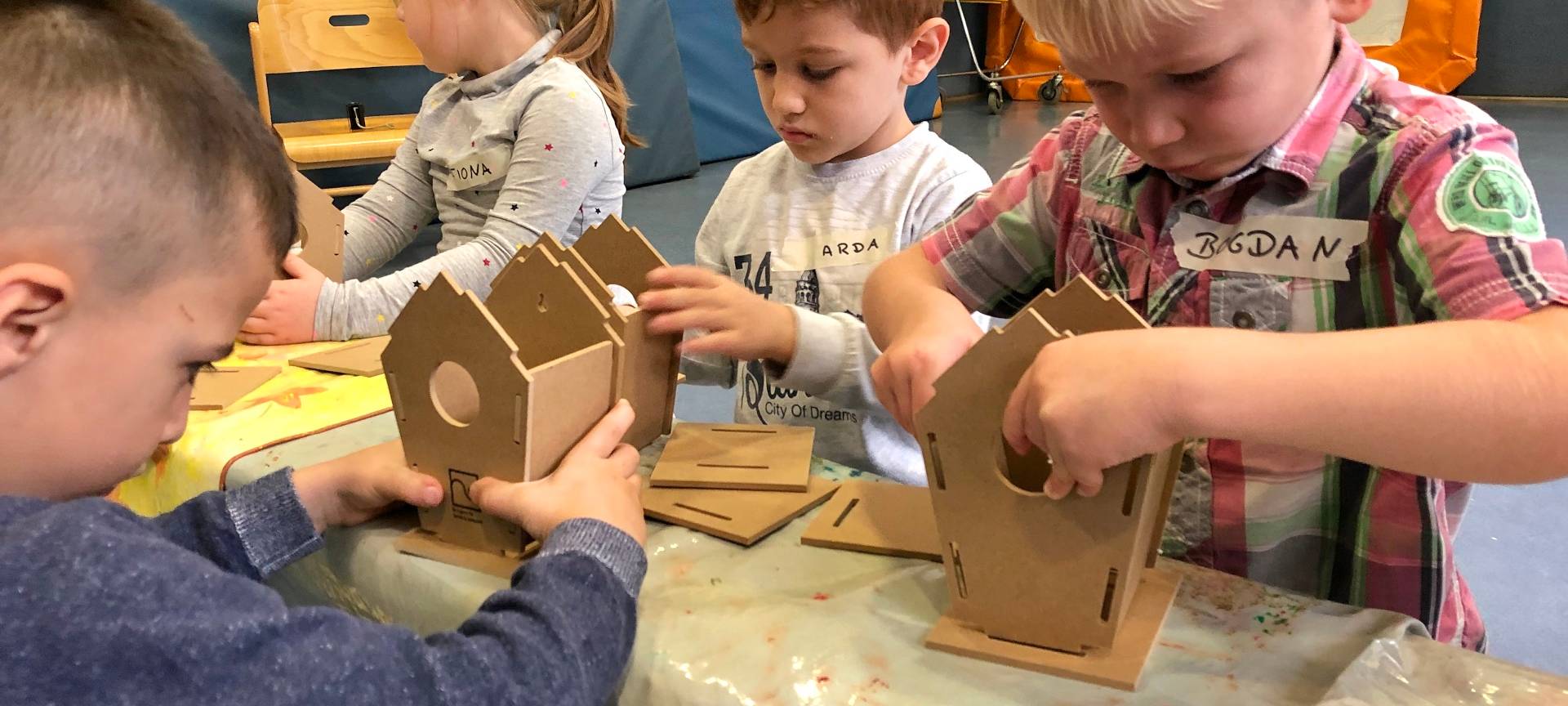 Kleine Landschaftsgärtner in Aktion