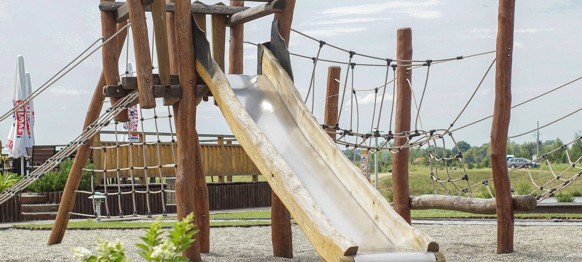 Scharfe Schrauben auf Spielplatz in Hemer