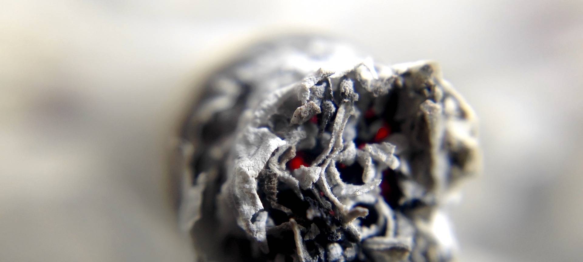 Rauchen im Auto ist ein Sicherheitsrisiko