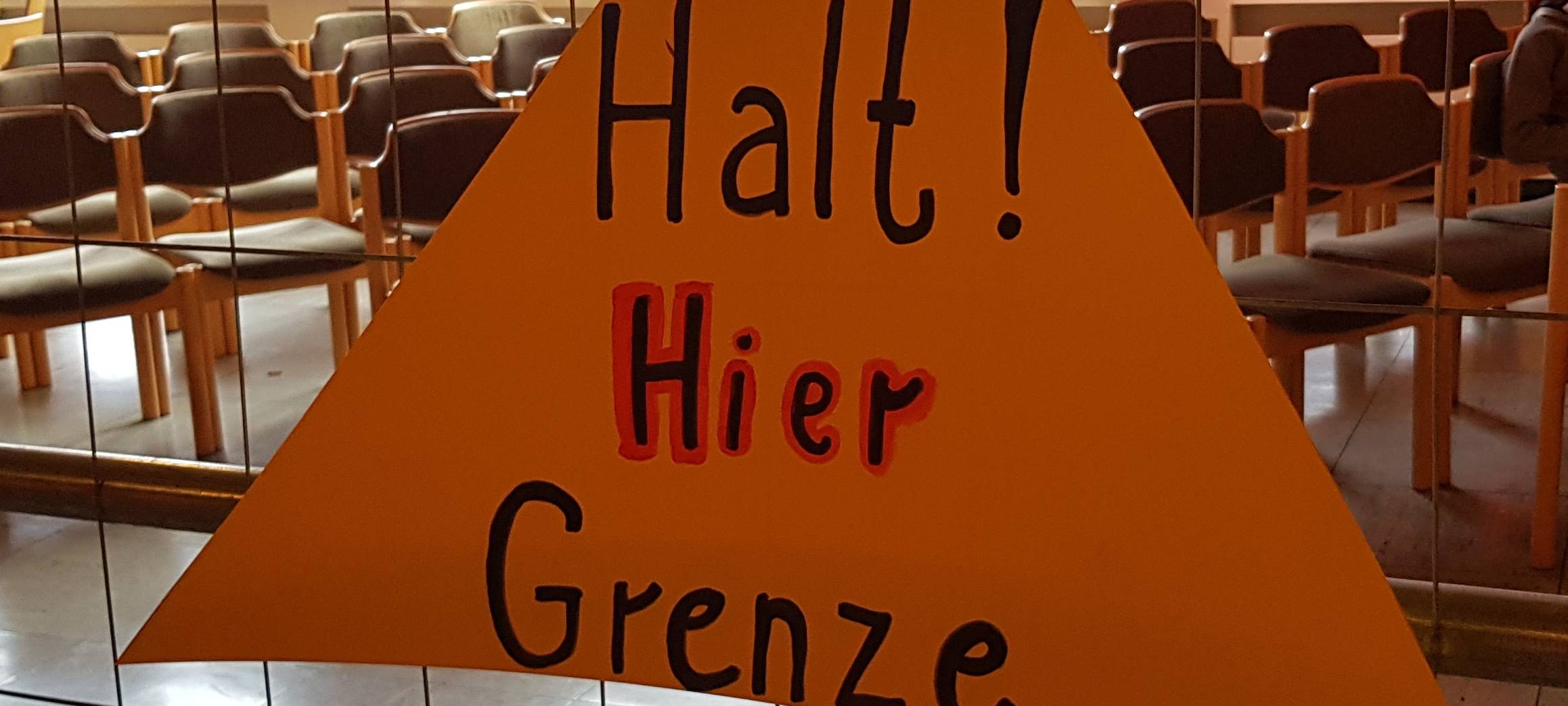 Kinder lernen etwas über deutsch-deutsche Geschichte...