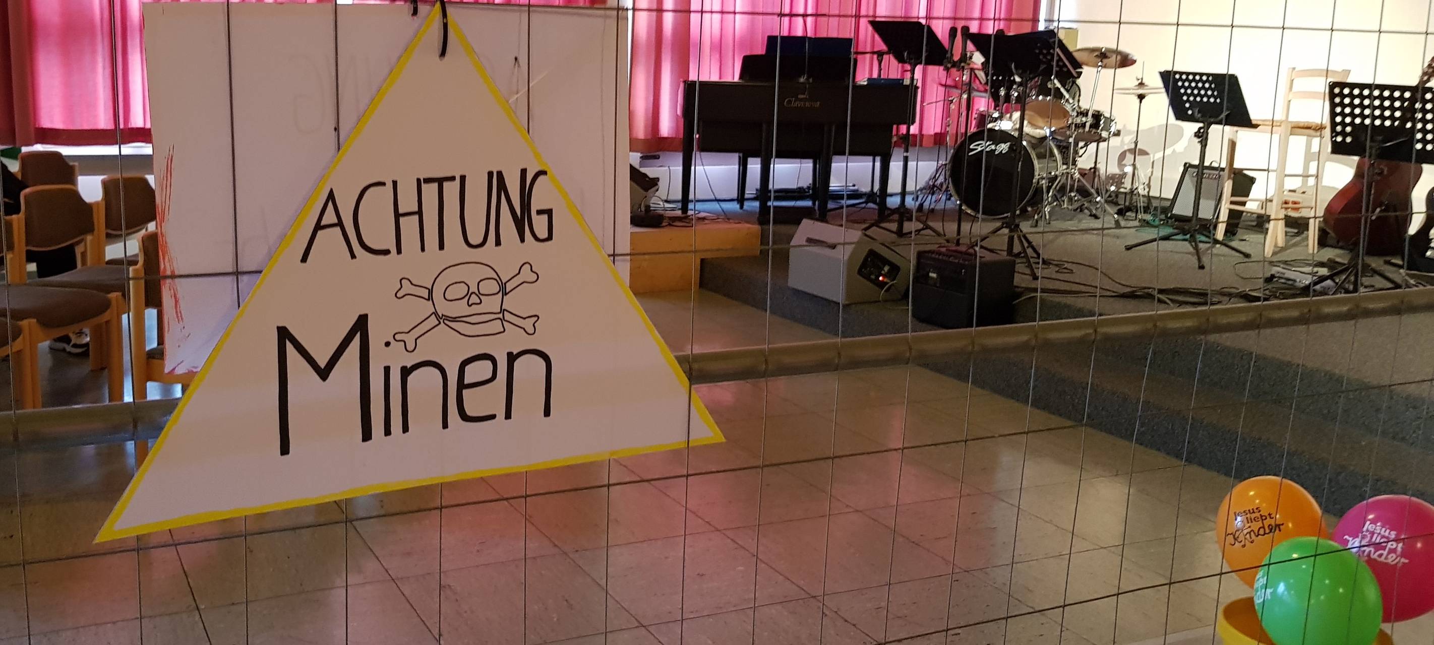 Kinder lernen etwas über deutsch-deutsche Geschichte...