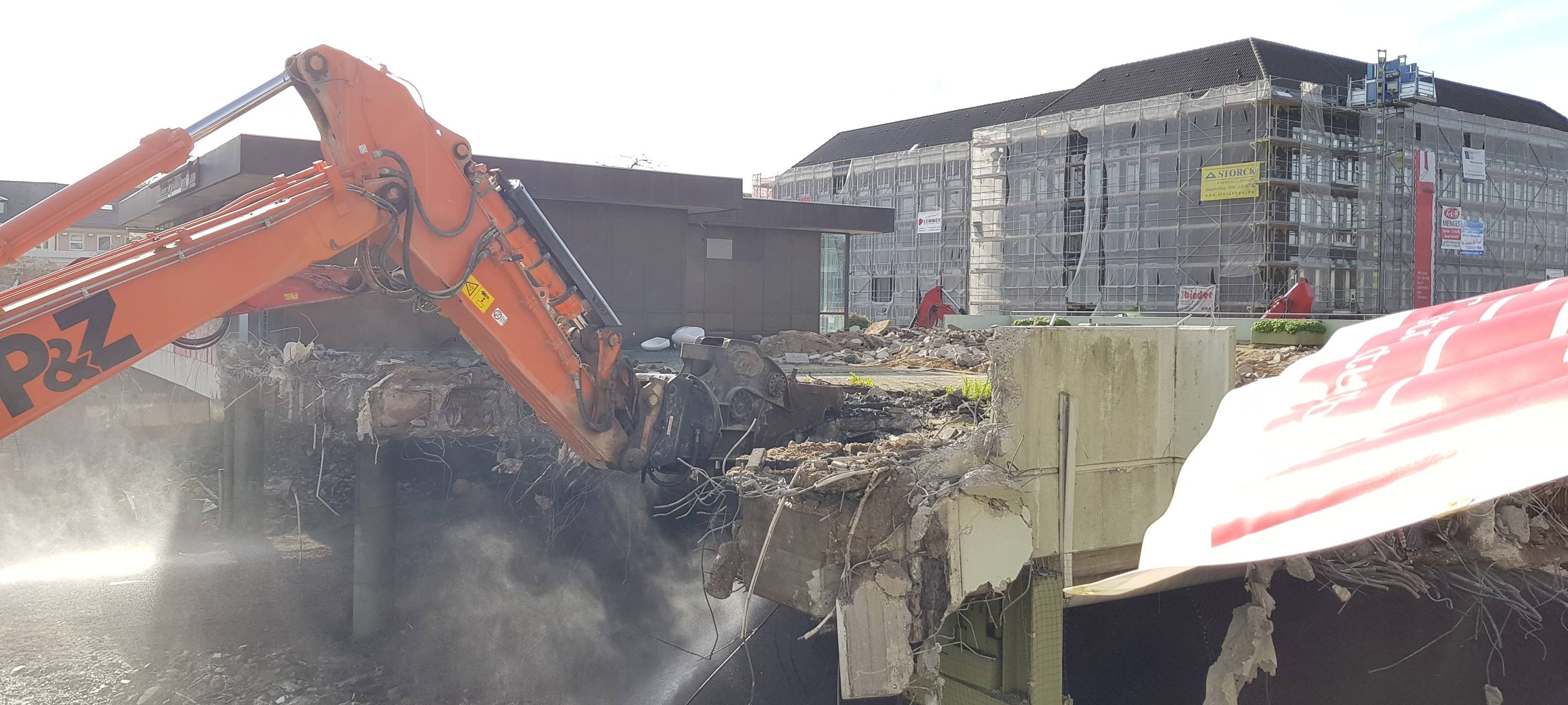 Schillerplatz-Brücke fällt Stück für Stück