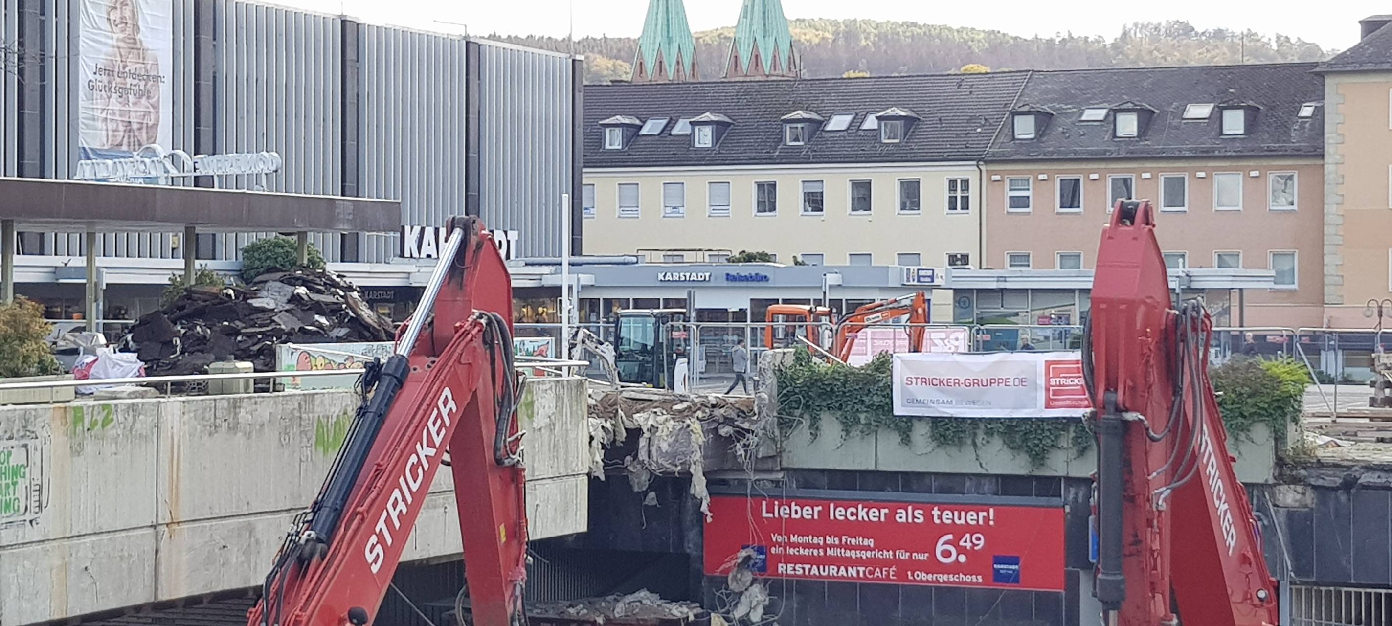 Schillerplatz-Brücke fällt Stück für Stück