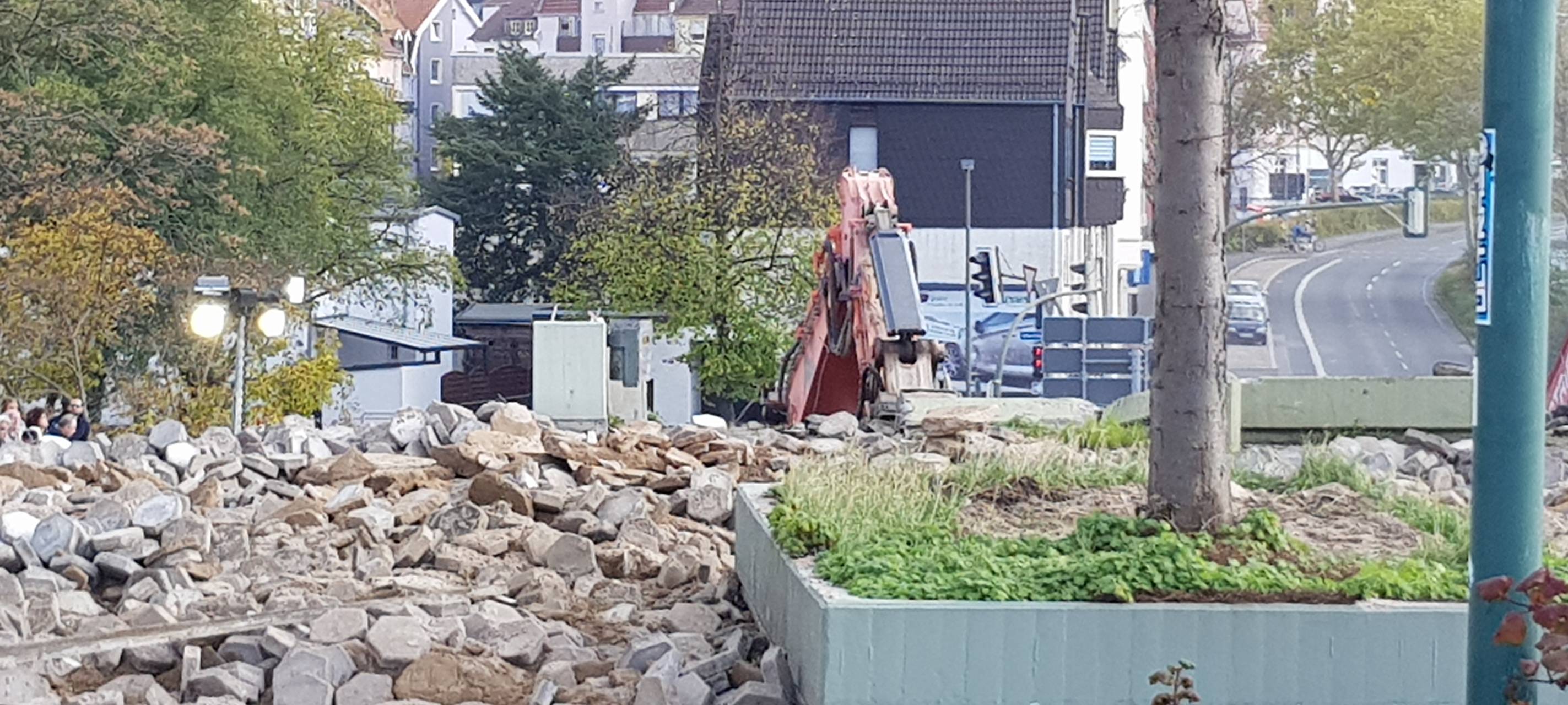 Schillerplatz-Brücke fällt Stück für Stück