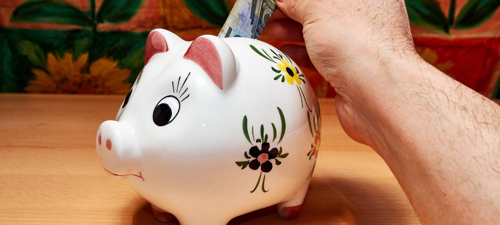 Weltspartag: Kinder im MK bekommen von Volksbank Geschenke