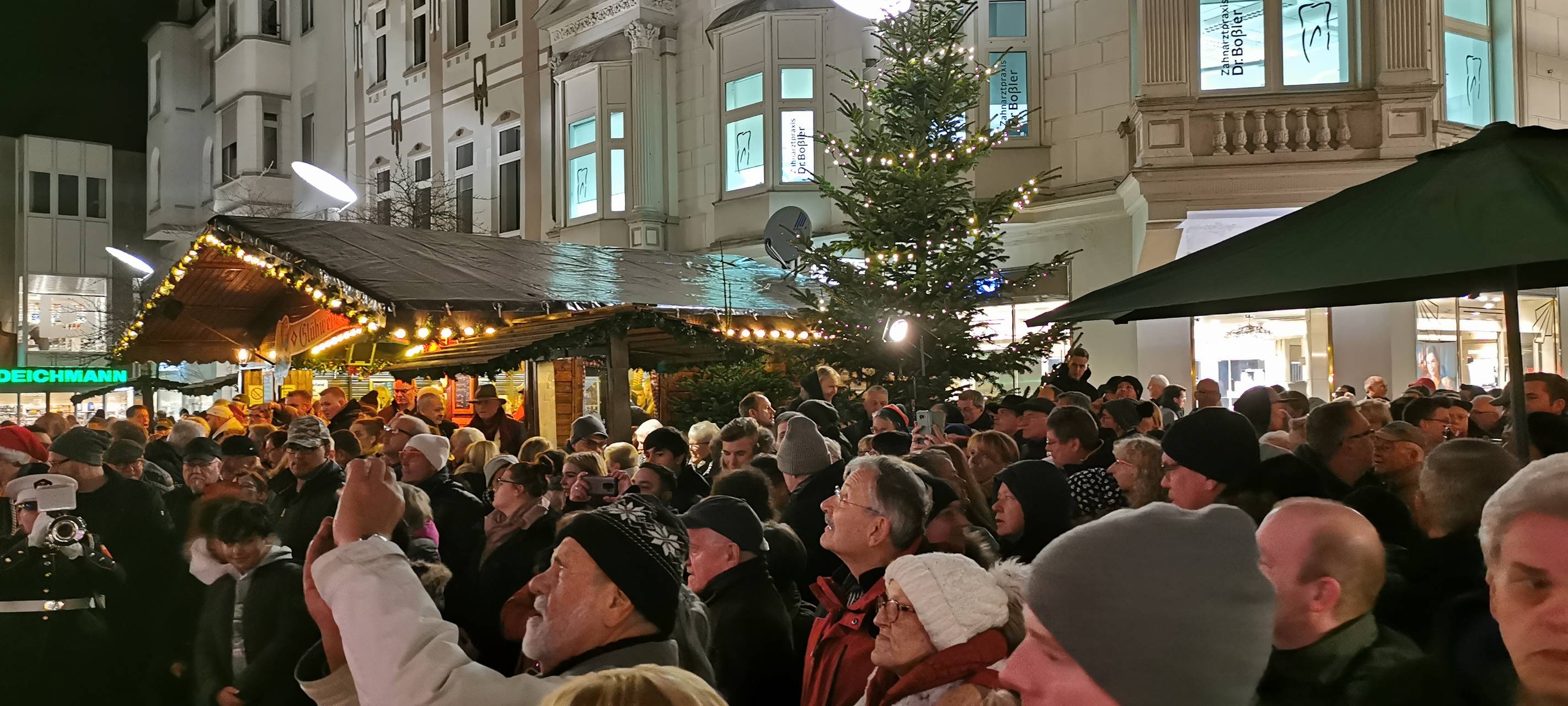 Der Iserlohner Weihnachtsmarkt ist eröffnet