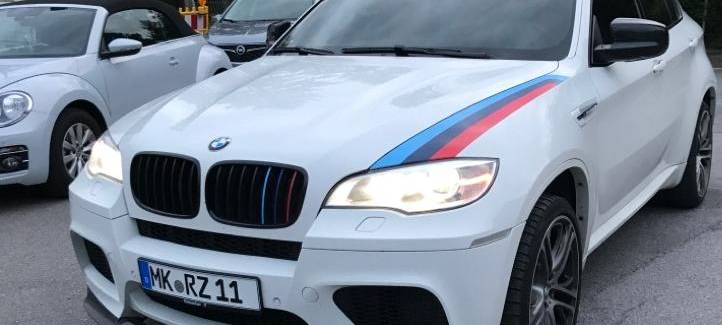 Wer hat dieses Auto gesehen?