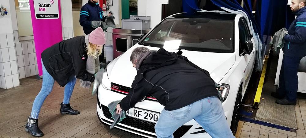 Autos waschen für den guten Zweck - Auch Iserlohn schafft "Glanzleistung"