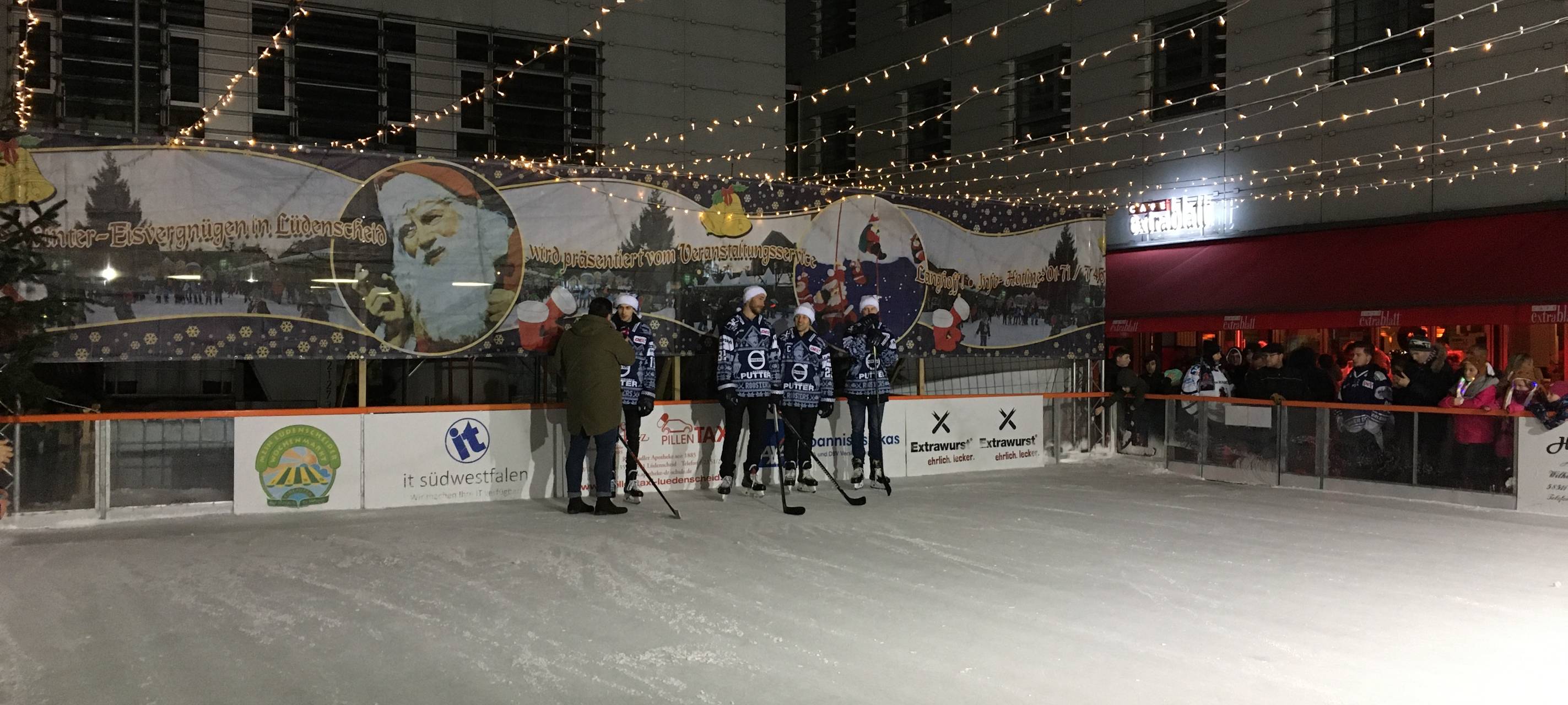 Roosters on Ice in Lüdenscheid