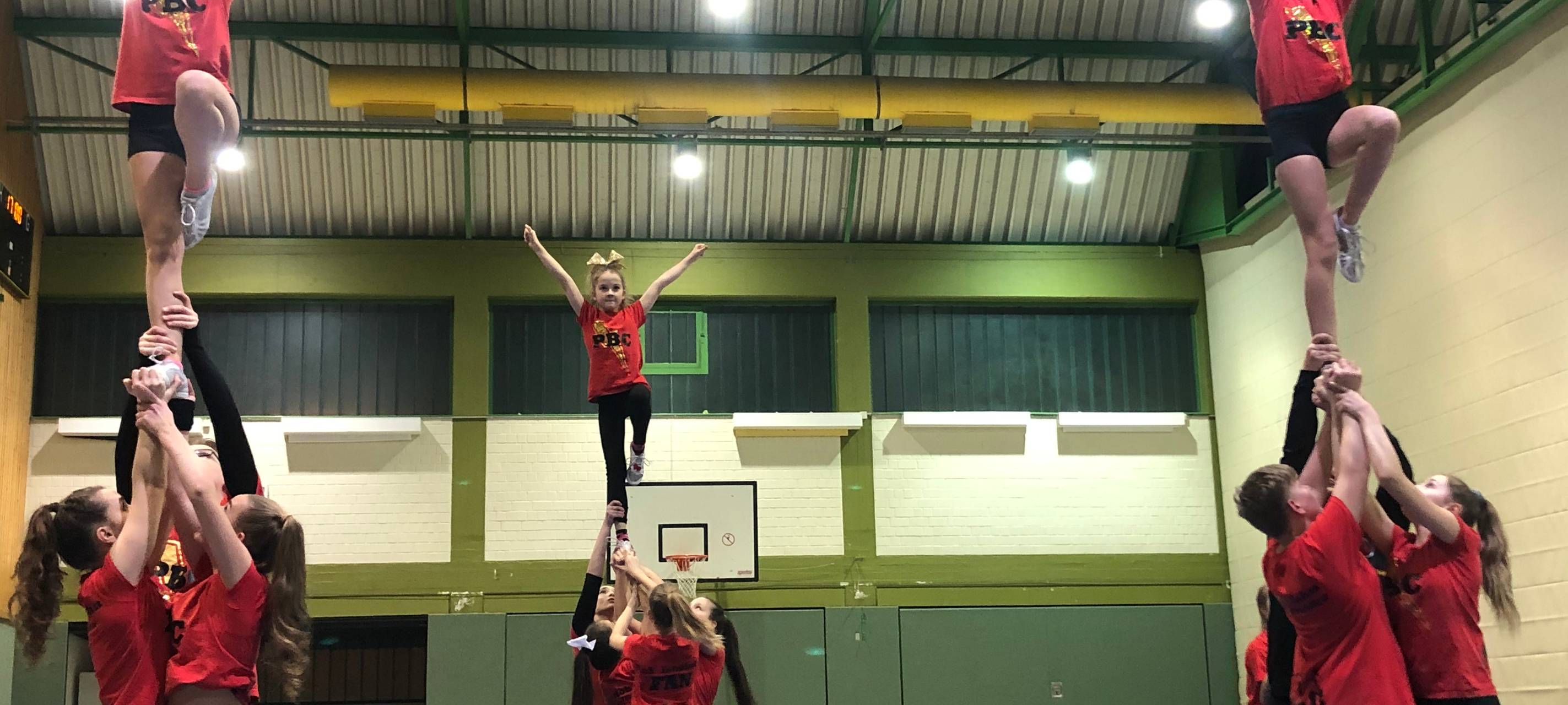 Stunts und Saltos bei den Iserlohner "PowerBolts Cheerleading"