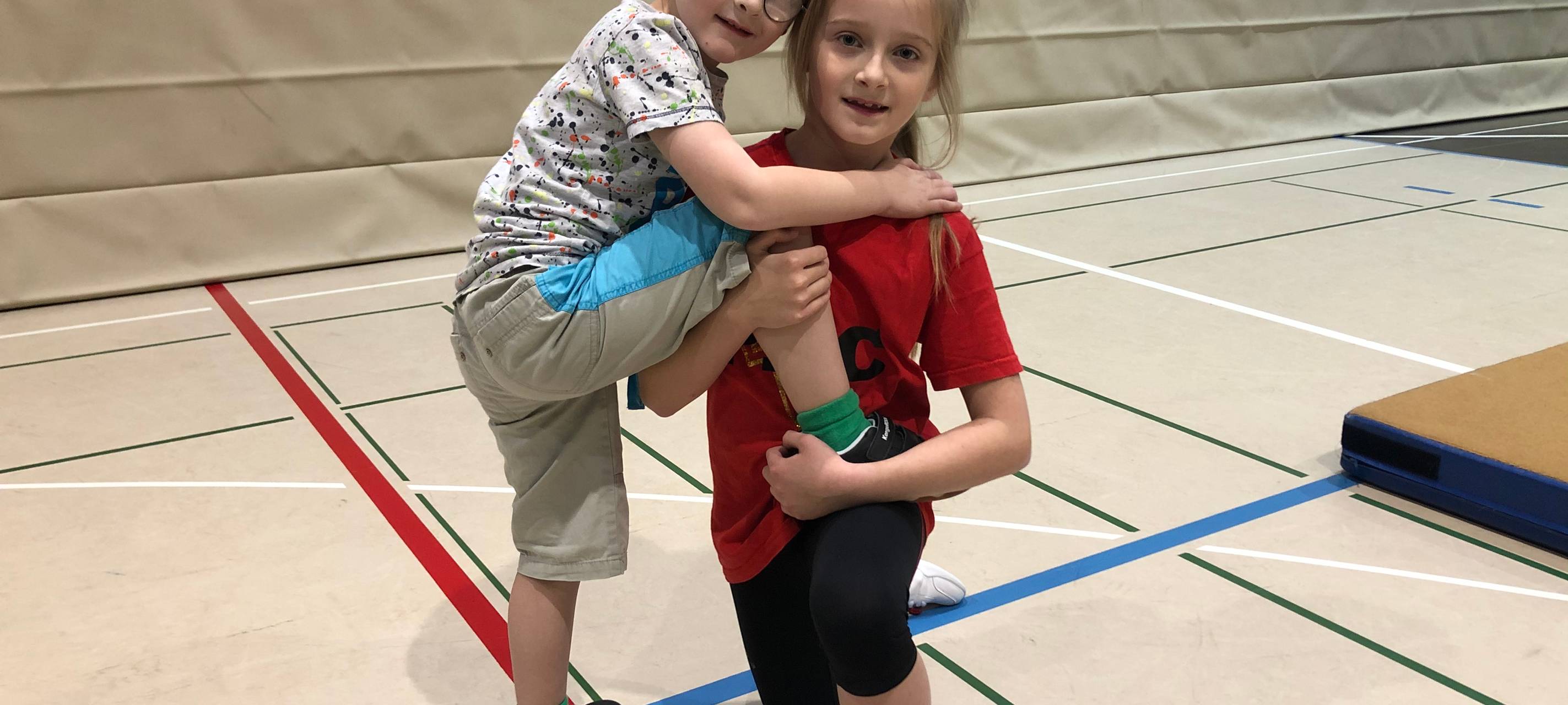 Stunts und Saltos bei den Iserlohner "PowerBolts Cheerleading"