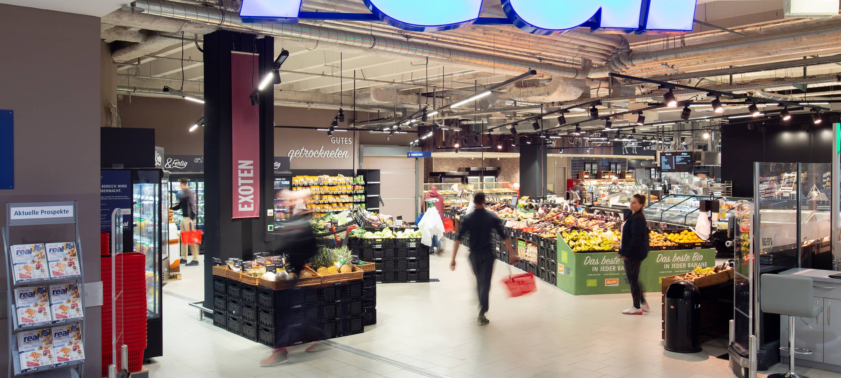 Mendener Real-Mitarbeiter streiken