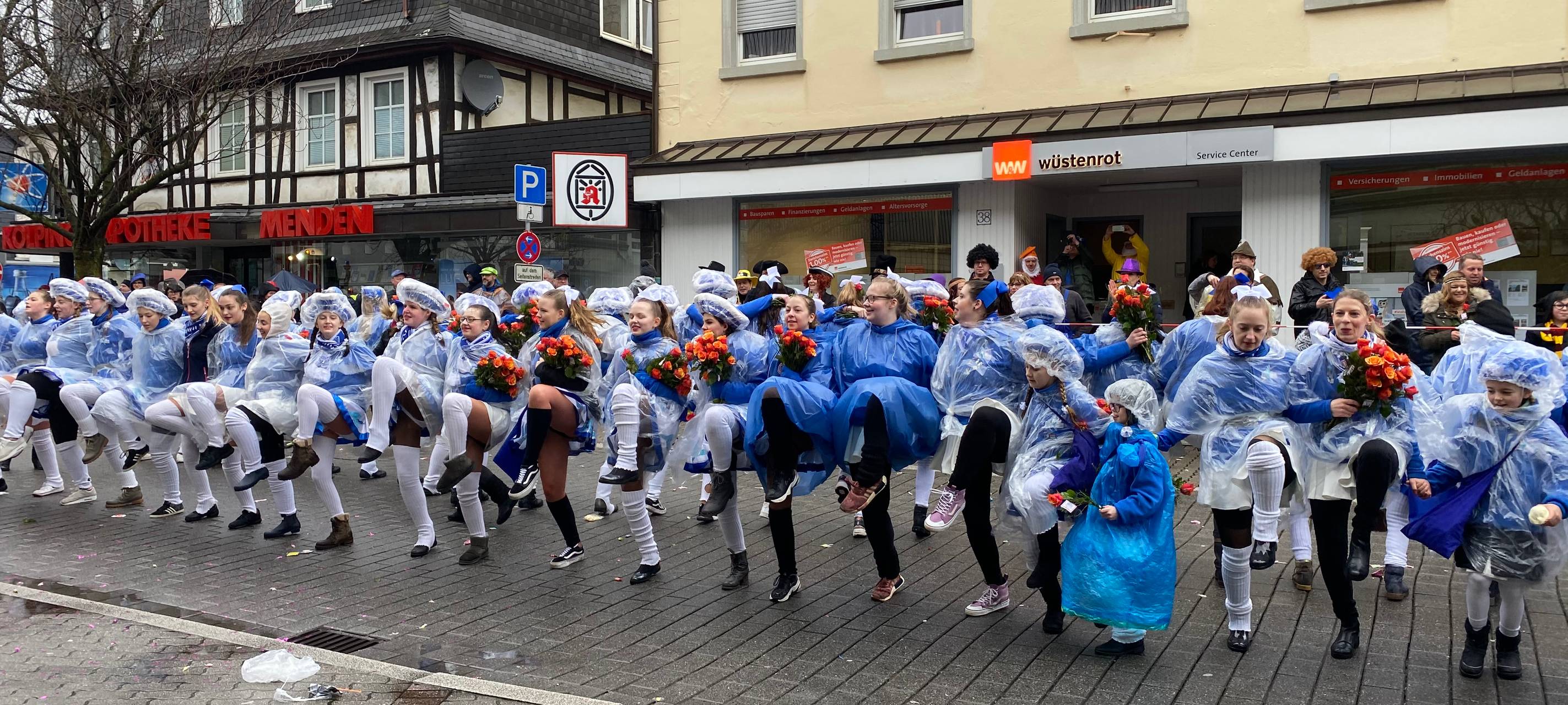 Karneval 2020: Menden tanzt im Regen