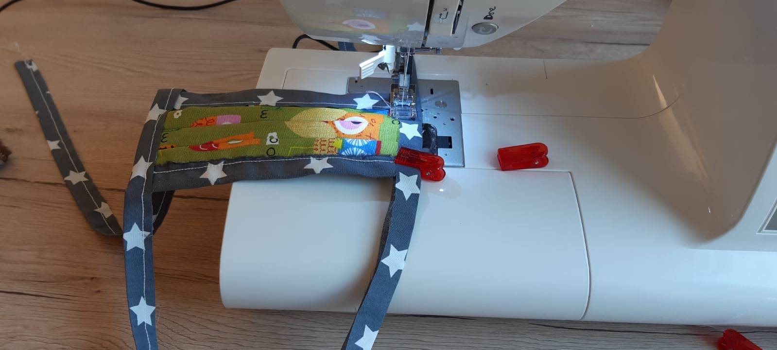 Schutzmasken made in Wohnzimmer!