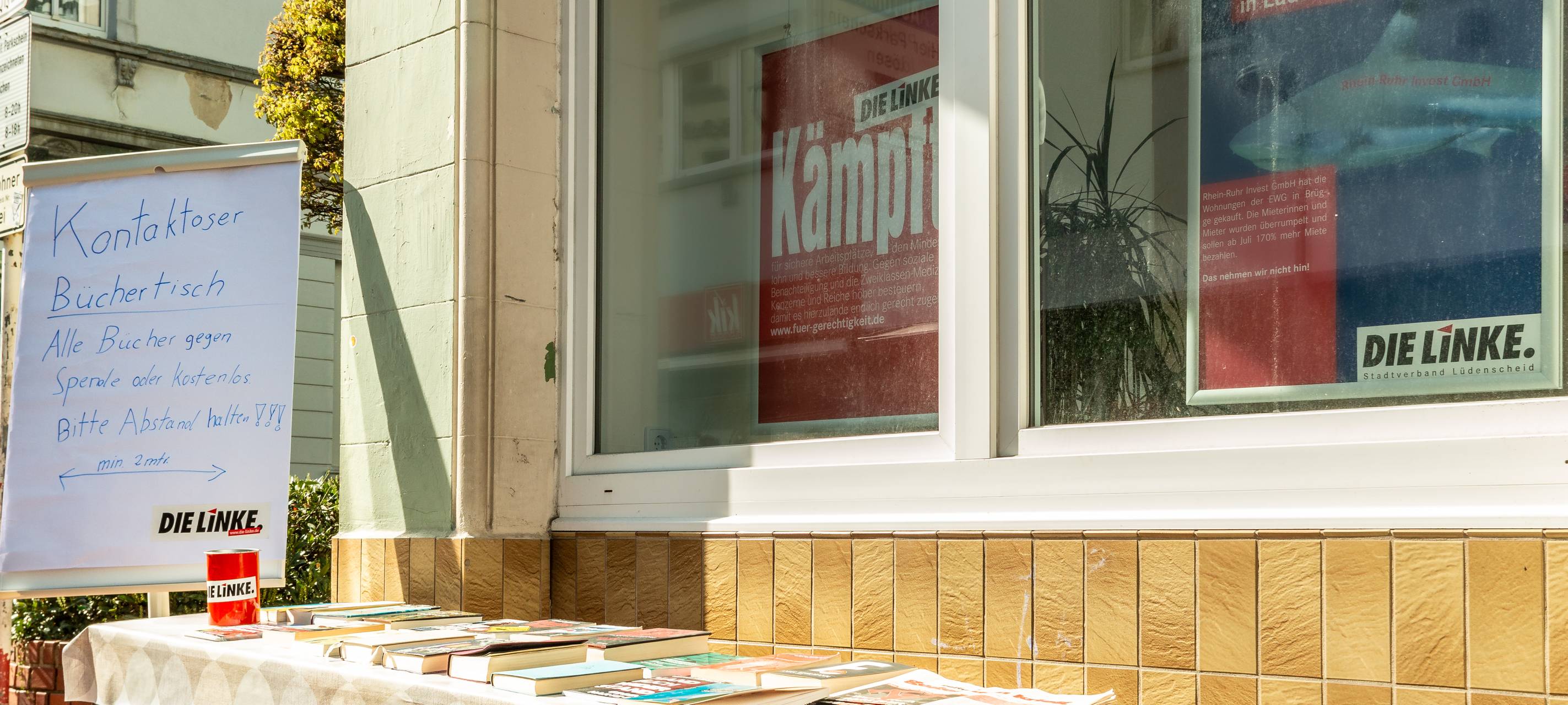 Büchertisch in Lüdenscheid beugt Langeweile vor