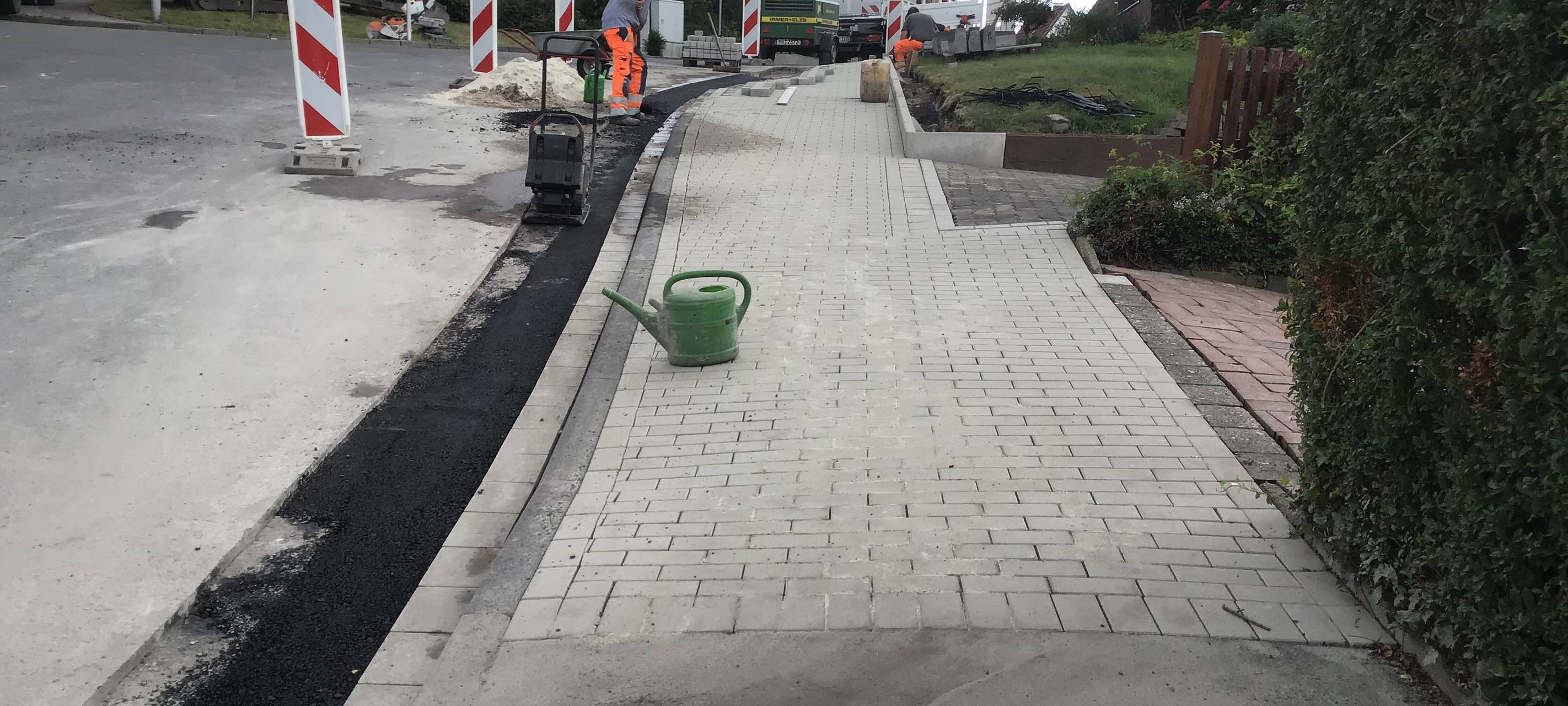 Fußweg am Stübecker Weg bis Schulstart fertig