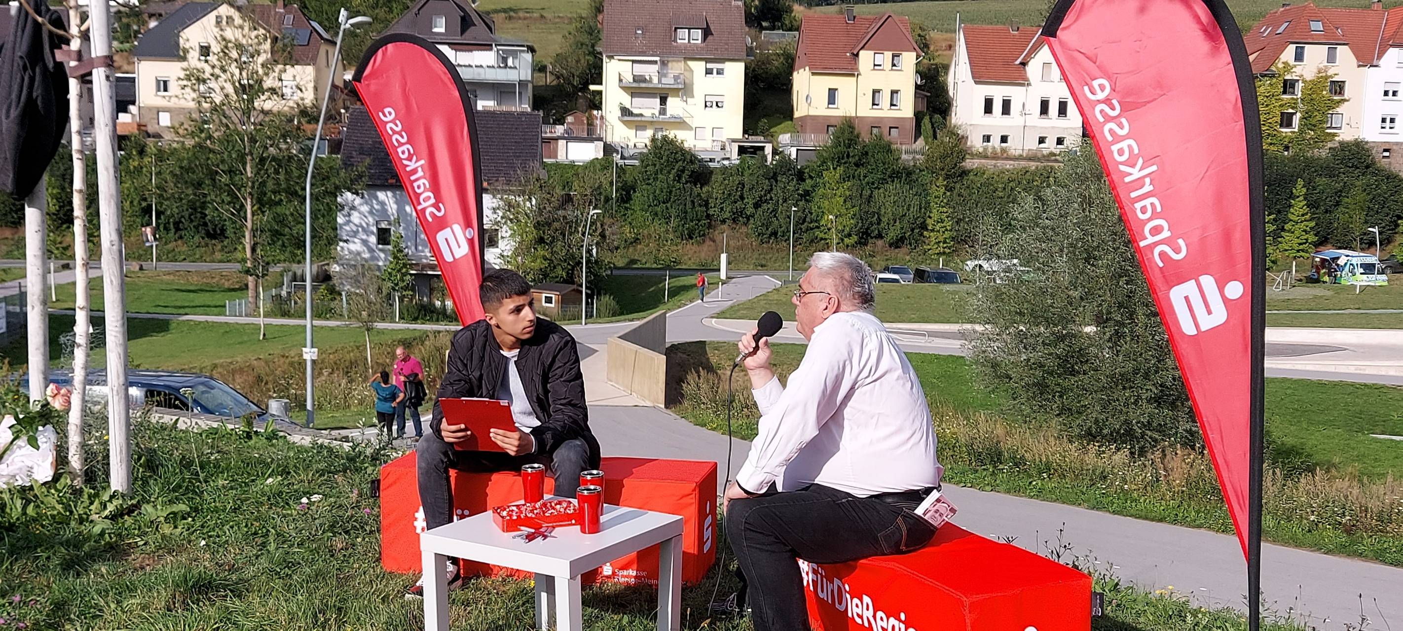 Jugendliche machen "Speed Dating" mit Kiersper Kandidaten