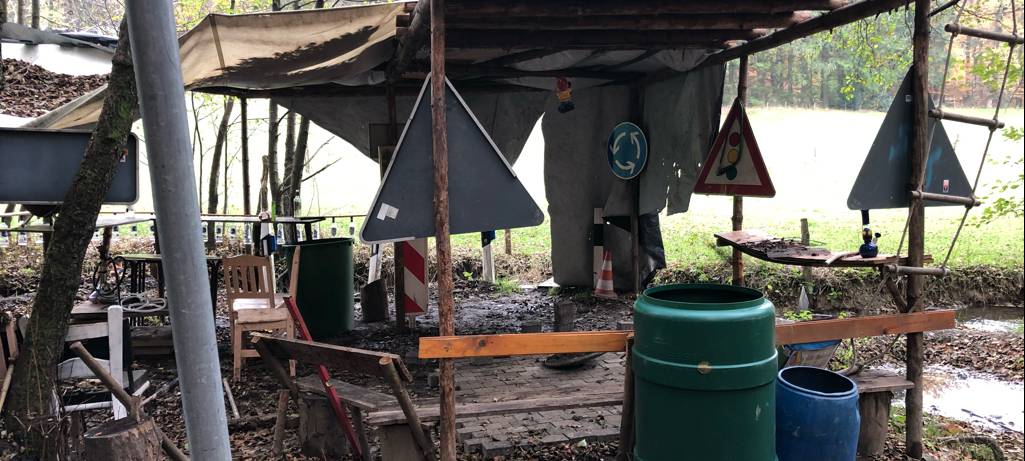 Schilderwald im Wald in Kierspe