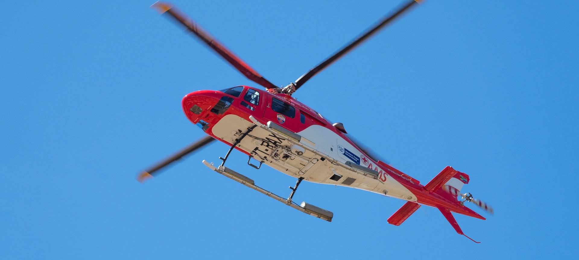 Hubschrauber muss schwerverletzte Person aus Sümmern retten