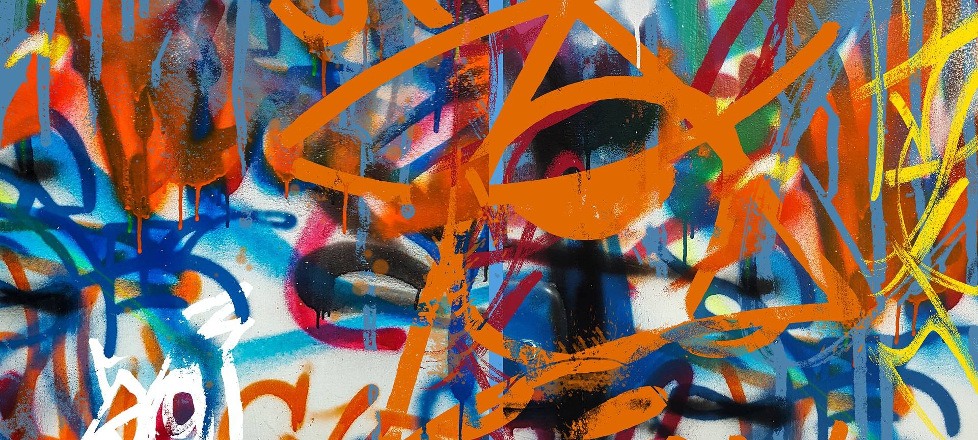 Eine Wand voll mit Grafitti