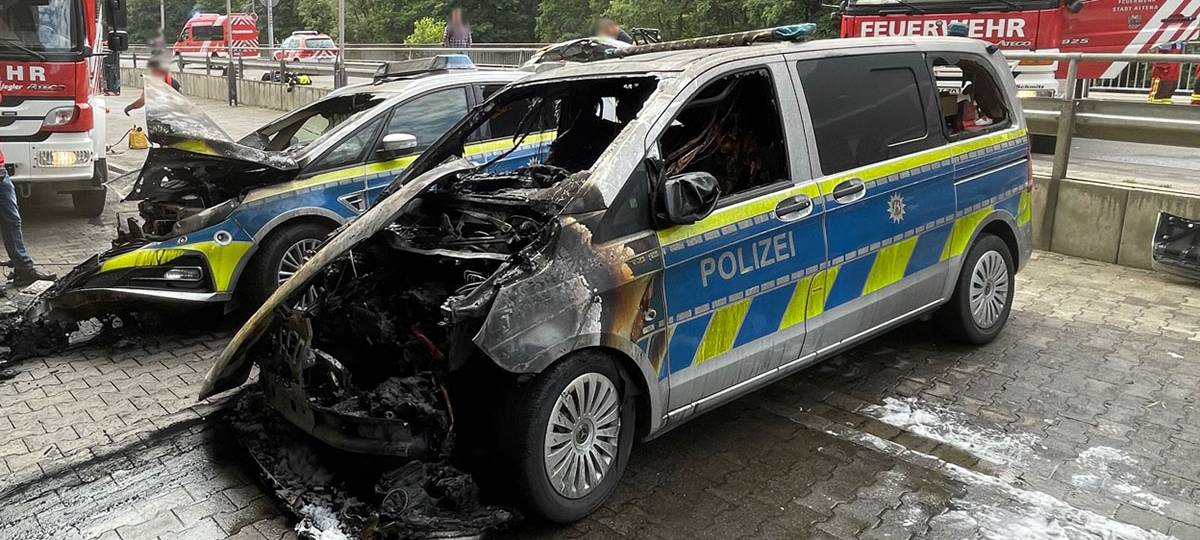 Streifenwagen angezündet in Altena: Prozess beginnt