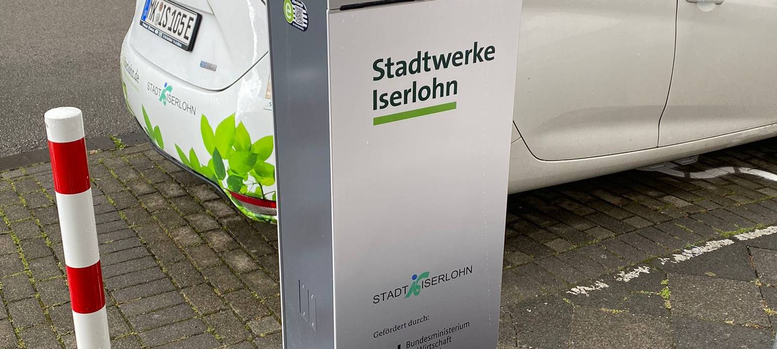 Ladesäule in Iserlohn eingeweiht: die 1. von weiteren 49