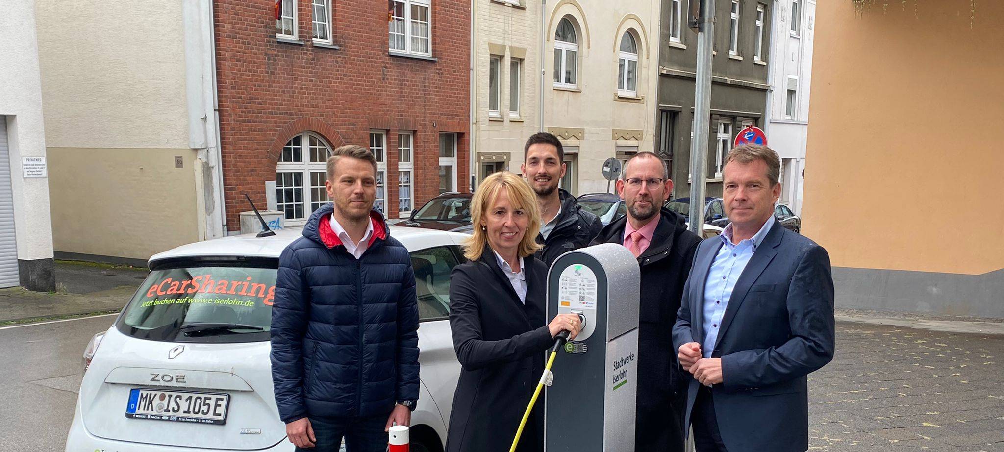 Ladesäule in Iserlohn eingeweiht: die 1. von weiteren 49