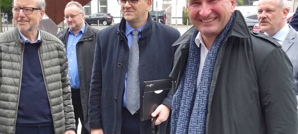 Wirtschaftminister Pinkwart eröffnet a-BUS