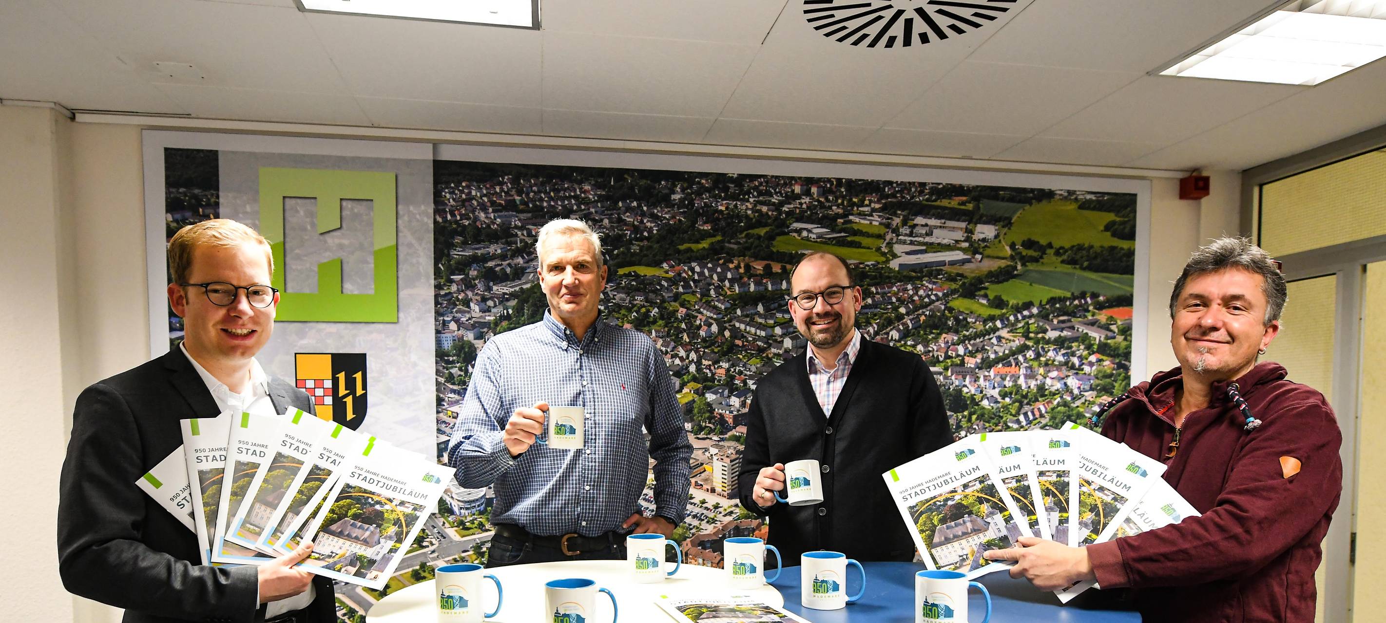 950 Jahre Hemer: Festbroschüre und Jubiläumstasse